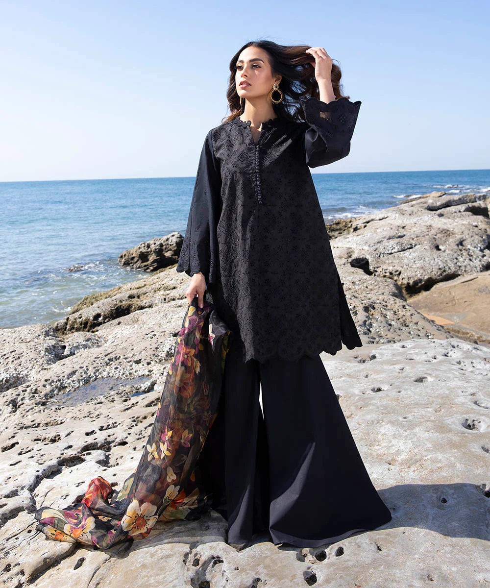 Etoile brilliante | Dress design pakistani, Chicken dress, Dresses with  sleeves